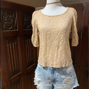 Lace tan/light brown 3/4 length sleeve shirt